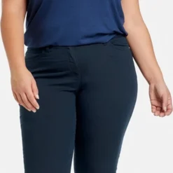 SAMOON Dames Stretchbroek Betty Navy-40 -Pantalonix Verkoopwinkel 420x1200 2