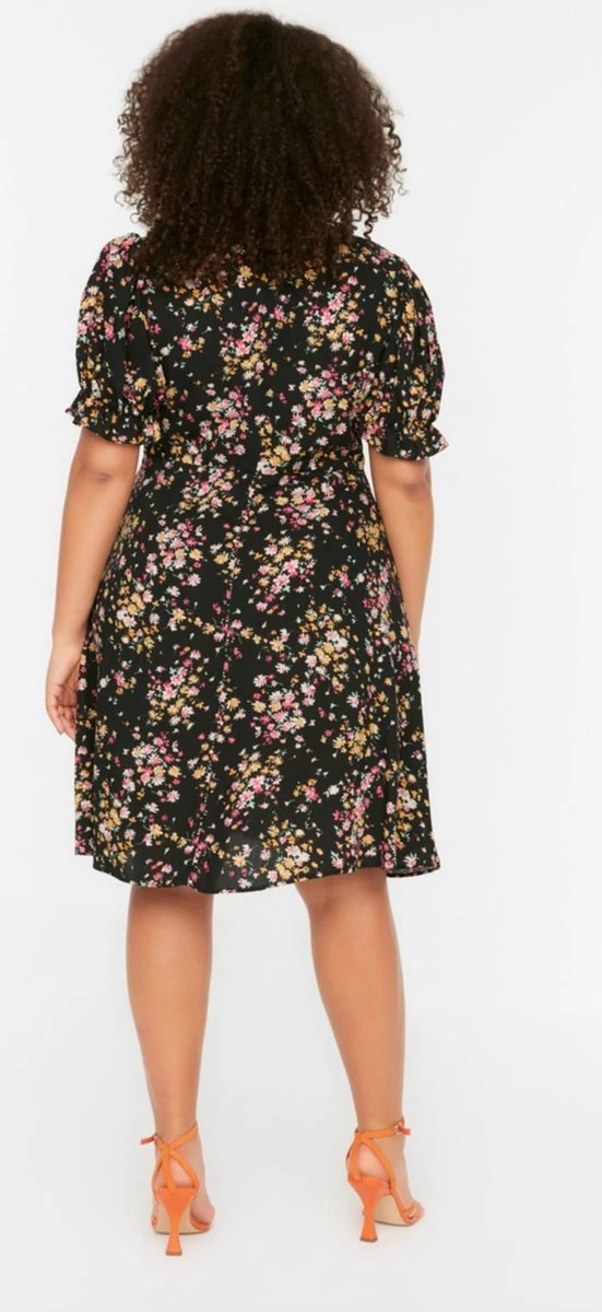 Trendyol Vrouwen Ballon Mouw V-hals A-lijn Plus Size Jurk 10 Trendyol Vrouwen Ballon Mouw V-hals A-lijn Plus Size Jurk - Afbeelding 8