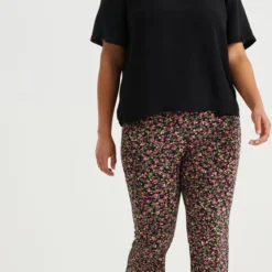WE Fashion Dames Flared Legging Met Dessin - Curve -Pantalonix Verkoopwinkel 620x1200 3