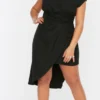 Trendyol Vrouwen Off-shoulder Cache-coeur Asymmetrisch Plus Size Jurk -Pantalonix Verkoopwinkel 637x1200