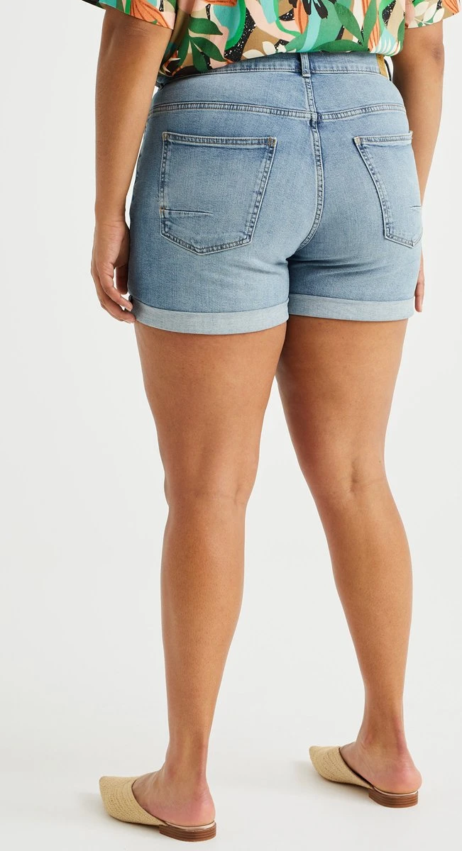 WE Fashion Dames High Rise Denimshort Met Comfort Stretch - Curve 4 WE Fashion Dames High Rise Denimshort Met Comfort Stretch - Curve - Afbeelding 2