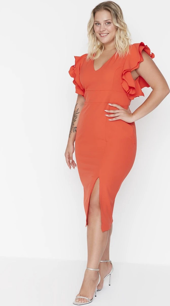 Trendyol Vrouwen Gepofte/ruche Mouw V-hals Bodycon Plus Size Jurk 3 Trendyol Vrouwen Gepofte/ruche Mouw V-hals Bodycon Plus Size Jurk