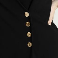 Promiss Halflange, Effen Jurk Met Valse Wikkelkraag En Decoratieve Knopen -Pantalonix Verkoopwinkel 799x1200 102