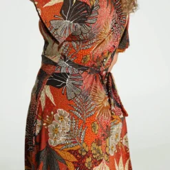Paprika Lange Wikkeljurk Met Hawai Print 16 Paprika Lange Wikkeljurk Met Hawai Print -Pantalonix Verkoopwinkel 799x1200 115
