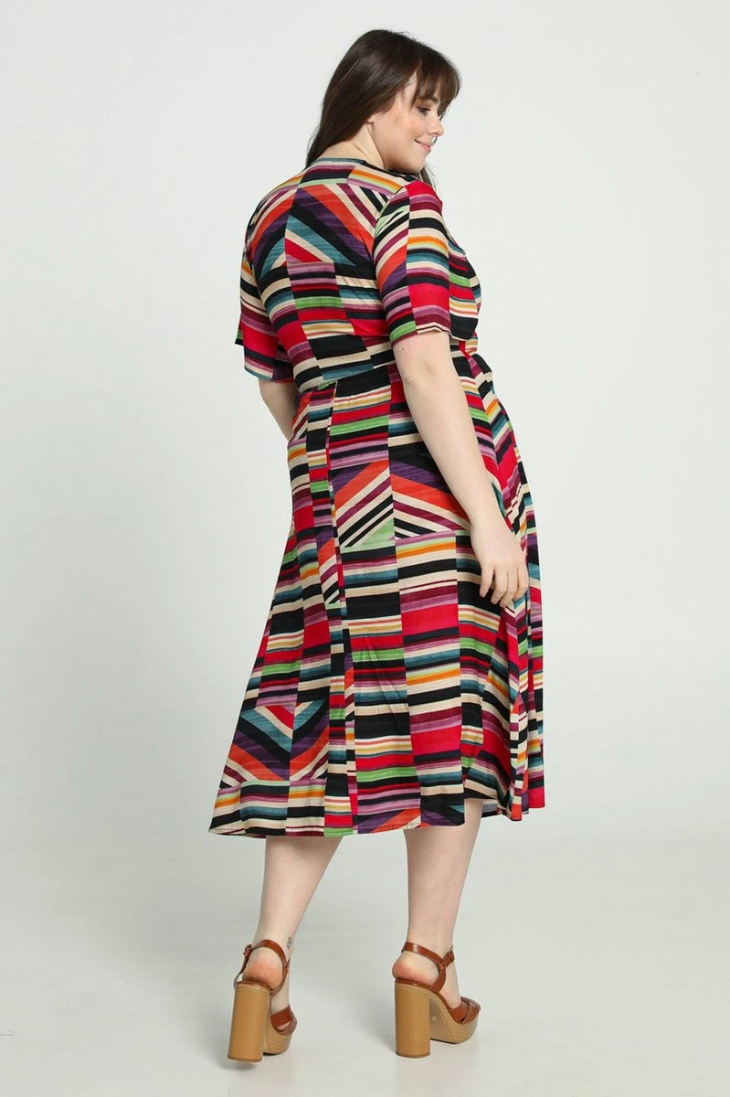 Promiss Halflange, Gestreepte Jurk In Viscose Met Valse Wikkelkraag 7 Promiss Halflange, Gestreepte Jurk In Viscose Met Valse Wikkelkraag - Afbeelding 5