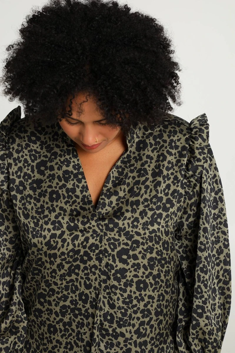 Paprika Korte Volantjurk Met Dierenprint En Smokwerk 11 Paprika Korte Volantjurk Met Dierenprint En Smokwerk - Afbeelding 9