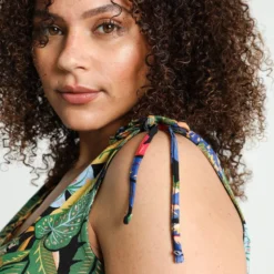 Paprika Lange Jurk In Viscose Met Hawai Print En Smalle Schouderbandjes -Pantalonix Verkoopwinkel 799x1200 183