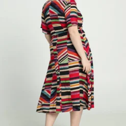 Promiss Halflange, Gestreepte Jurk In Viscose Met Valse Wikkelkraag 15 Promiss Halflange, Gestreepte Jurk In Viscose Met Valse Wikkelkraag -Pantalonix Verkoopwinkel 799x1200 186