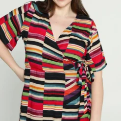 Promiss Halflange, Gestreepte Jurk In Viscose Met Valse Wikkelkraag 18 Promiss Halflange, Gestreepte Jurk In Viscose Met Valse Wikkelkraag -Pantalonix Verkoopwinkel 799x1200 188