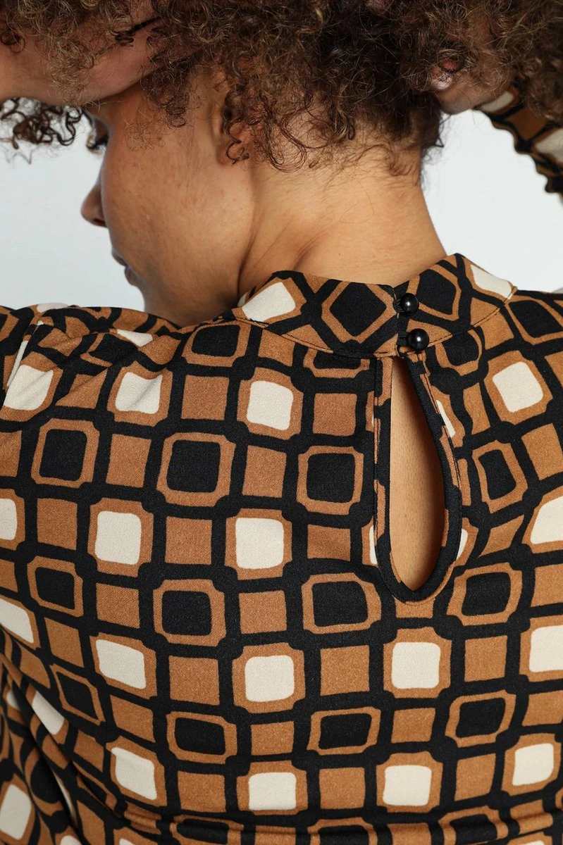 Paprika Korte Jurk In Crêpe Met Grafisch Motief 11 Paprika Korte Jurk In Crêpe Met Grafisch Motief - Afbeelding 9