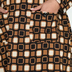 Paprika Korte Jurk In Crêpe Met Grafisch Motief 22 Paprika Korte Jurk In Crêpe Met Grafisch Motief -Pantalonix Verkoopwinkel 799x1200 197