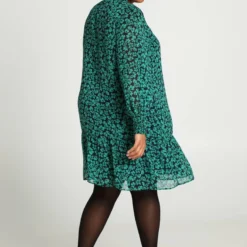 Paprika Korte Jurk Met Bloemetjesmotief -Pantalonix Verkoopwinkel 799x1200 222