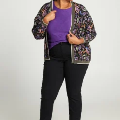 Paprika Korte, Gebloemde Bomberjack Met Lurex 21 Paprika Korte, Gebloemde Bomberjack Met Lurex -Pantalonix Verkoopwinkel 799x1200 284