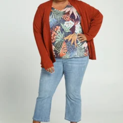 Paprika T-shirt Met Hawai Print En Vlindermouwen -Pantalonix Verkoopwinkel 799x1200 302