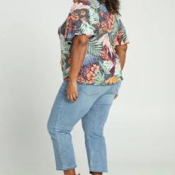 Paprika T-shirt Met Hawai Print En Vlindermouwen -Pantalonix Verkoopwinkel 799x1200 303