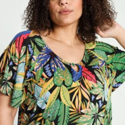 Paprika T-shirt In Viscose Met Hawai Print En Juweel Aan De Hals -Pantalonix Verkoopwinkel 799x1200 364