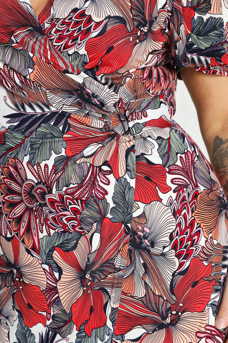 Paprika Korte, Koud Gebreide Wikkeljurk Met Bloemenmotief En Vlindermouwen 8 Paprika Korte, Koud Gebreide Wikkeljurk Met Bloemenmotief En Vlindermouwen - Afbeelding 6