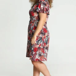 Paprika Korte, Koud Gebreide Wikkeljurk Met Bloemenmotief En Vlindermouwen 22 Paprika Korte, Koud Gebreide Wikkeljurk Met Bloemenmotief En Vlindermouwen -Pantalonix Verkoopwinkel 799x1200 39