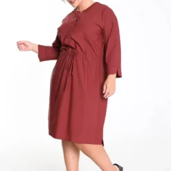 Promiss Korte, Effen Jurk In Travelwearstof -Pantalonix Verkoopwinkel 799x1200 50