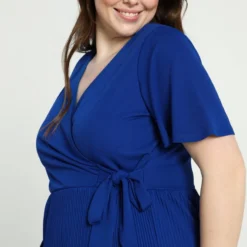 Promiss Lange, Effen Plisséjurk Met Valse Wikkelkraag -Pantalonix Verkoopwinkel 799x1200 97