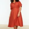 Trendyol Vrouwen Standaard Mouw Kraag A-lijn Plus Size Jurk 1 Trendyol Vrouwen Standaard Mouw Kraag A-lijn Plus Size Jurk -Pantalonix Verkoopwinkel 800x1200 159