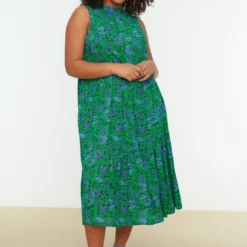 Trendyol Vrouwen Standaard Mouw Staande Kraag A-lijn Plus Size Jurk