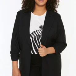 Trendyol Vrouwen Gepofte/ruche Mouw Basis Plus Size Jas