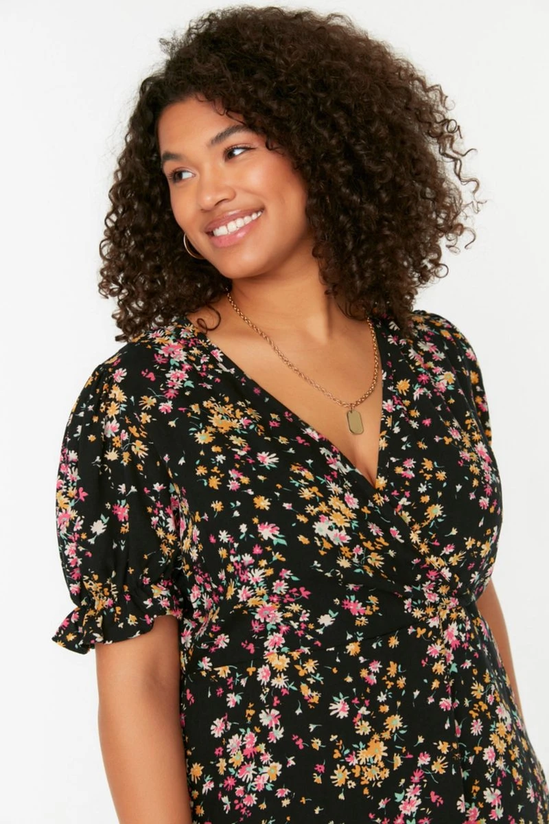 Trendyol Vrouwen Ballon Mouw V-hals A-lijn Plus Size Jurk 7 Trendyol Vrouwen Ballon Mouw V-hals A-lijn Plus Size Jurk - Afbeelding 5