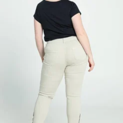 Paprika Slim 7/8-jeans 'Louise' Met 5 Zakken En Drukknoopdetail Louise 24 Paprika Slim 7/8-jeans 'Louise' Met 5 Zakken En Drukknoopdetail Louise -Pantalonix Verkoopwinkel 805x1200 23