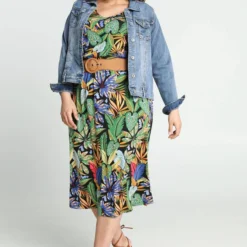 Paprika Lange Jurk In Viscose Met Hawai Print En Smalle Schouderbandjes -Pantalonix Verkoopwinkel 808x1200 5