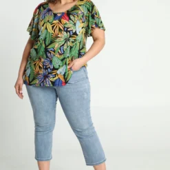 Paprika T-shirt In Viscose Met Hawai Print En Juweel Aan De Hals -Pantalonix Verkoopwinkel 810x1200 12