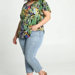 Paprika T-shirt In Viscose Met Hawai Print En Juweel Aan De Hals -Pantalonix Verkoopwinkel 810x1200 13