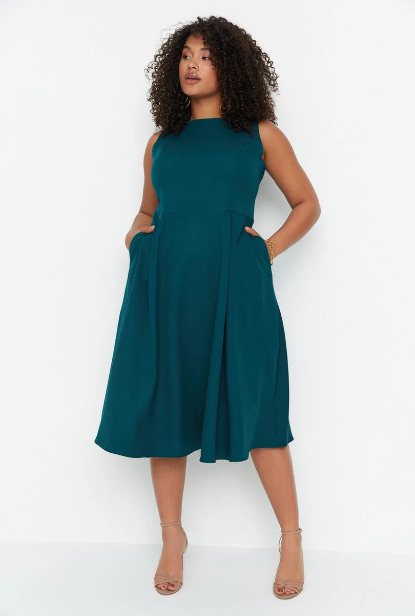 Trendyol Vrouwen Standaard Mouw Ronde Hals A-lijn Plus Size Jurk 3 Trendyol Vrouwen Standaard Mouw Ronde Hals A-lijn Plus Size Jurk