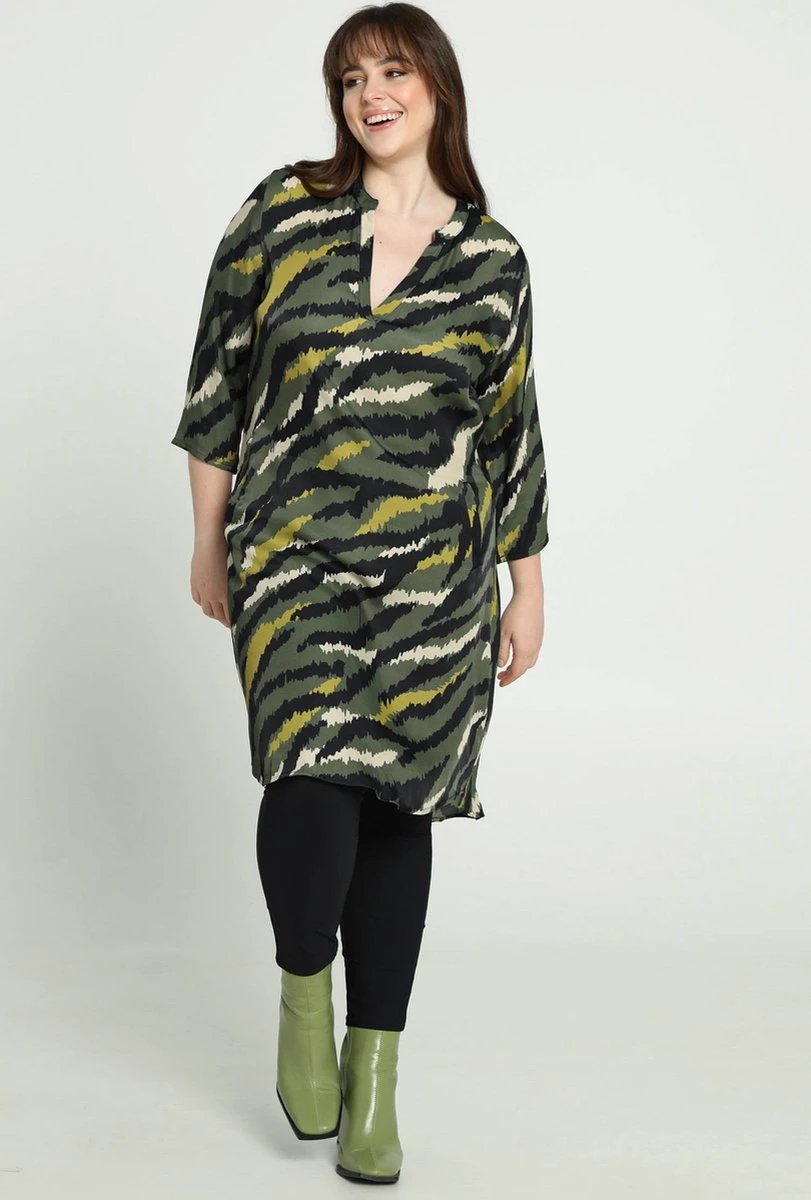 Promiss Korte, Satijnen Jurk Met Camouflageprint 11 Promiss Korte, Satijnen Jurk Met Camouflageprint - Afbeelding 9