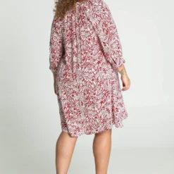 Paprika Korte Jurk In Viscose Met Bloemenmotief En Raglanmouwen -Pantalonix Verkoopwinkel 811x1200 7