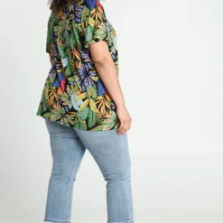 Paprika T-shirt In Viscose Met Hawai Print En Juweel Aan De Hals -Pantalonix Verkoopwinkel 813x1200 5