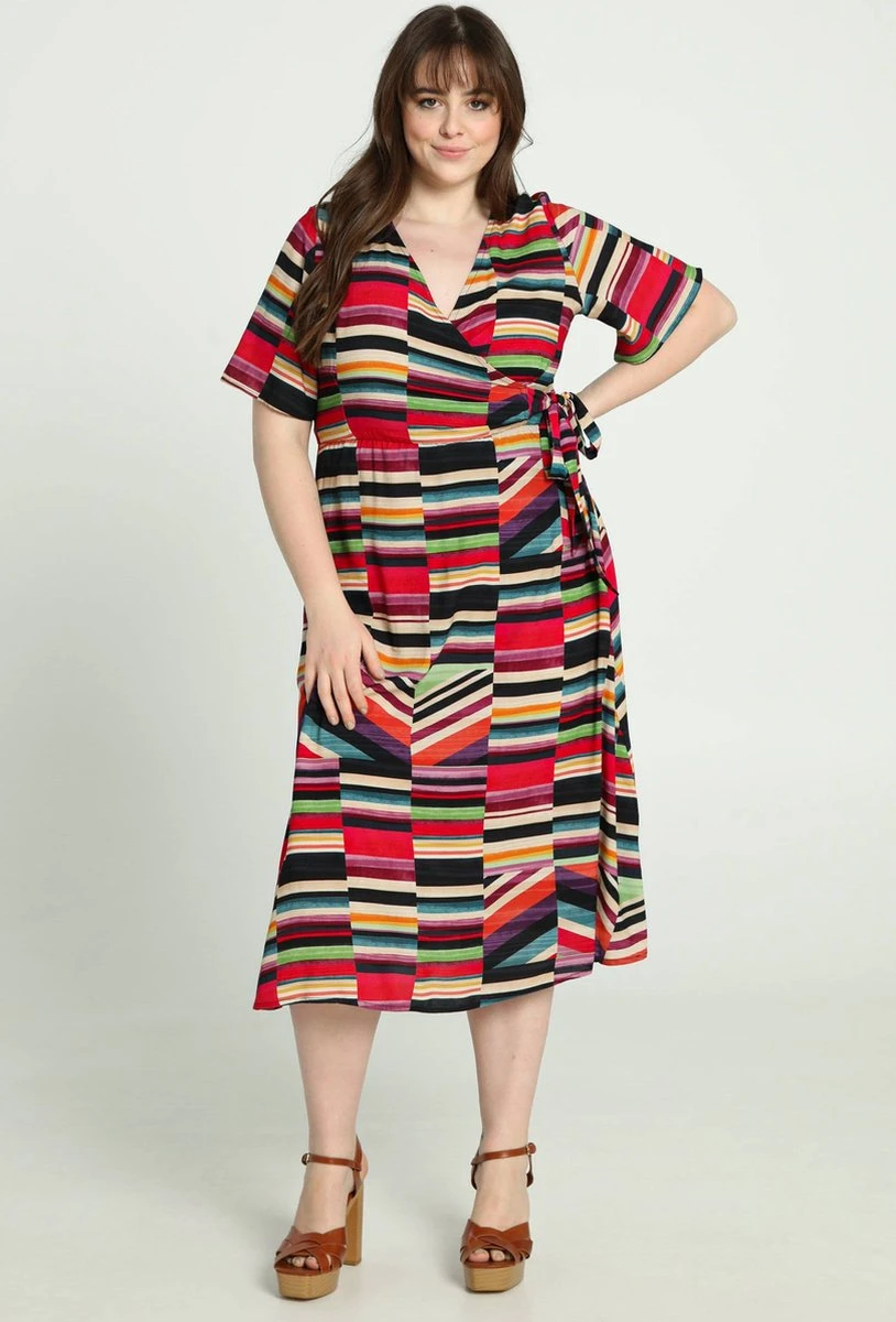 Promiss Halflange, Gestreepte Jurk In Viscose Met Valse Wikkelkraag 12 Promiss Halflange, Gestreepte Jurk In Viscose Met Valse Wikkelkraag - Afbeelding 10