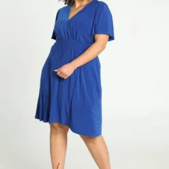 Paprika Korte, Effen Bow Jurk Met Smokwerk Op De Taille -Pantalonix Verkoopwinkel 815x1200 2