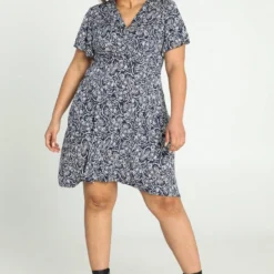 Paprika Korte Wikkeljurk Met Rubberprint -Pantalonix Verkoopwinkel 818x1200 12