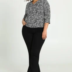 Paprika Bedrukt T-shirt Met Rits En Elastische Onderkant 16 Paprika Bedrukt T-shirt Met Rits En Elastische Onderkant -Pantalonix Verkoopwinkel 818x1200