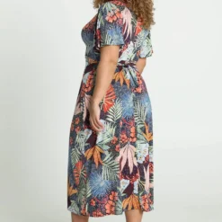 Paprika Lange Wikkeljurk Met Hawai Print -Pantalonix Verkoopwinkel 821x1200