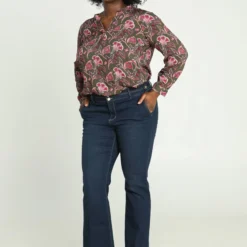 Paprika Flared Jeans 'Flavie' L32 Met Dubbele Riem En Knoop Aan De Zijkant Flavie -Pantalonix Verkoopwinkel 823x1200 7