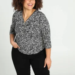 Paprika Bedrukt T-shirt Met Rits En Elastische Onderkant 19 Paprika Bedrukt T-shirt Met Rits En Elastische Onderkant -Pantalonix Verkoopwinkel 855x1200