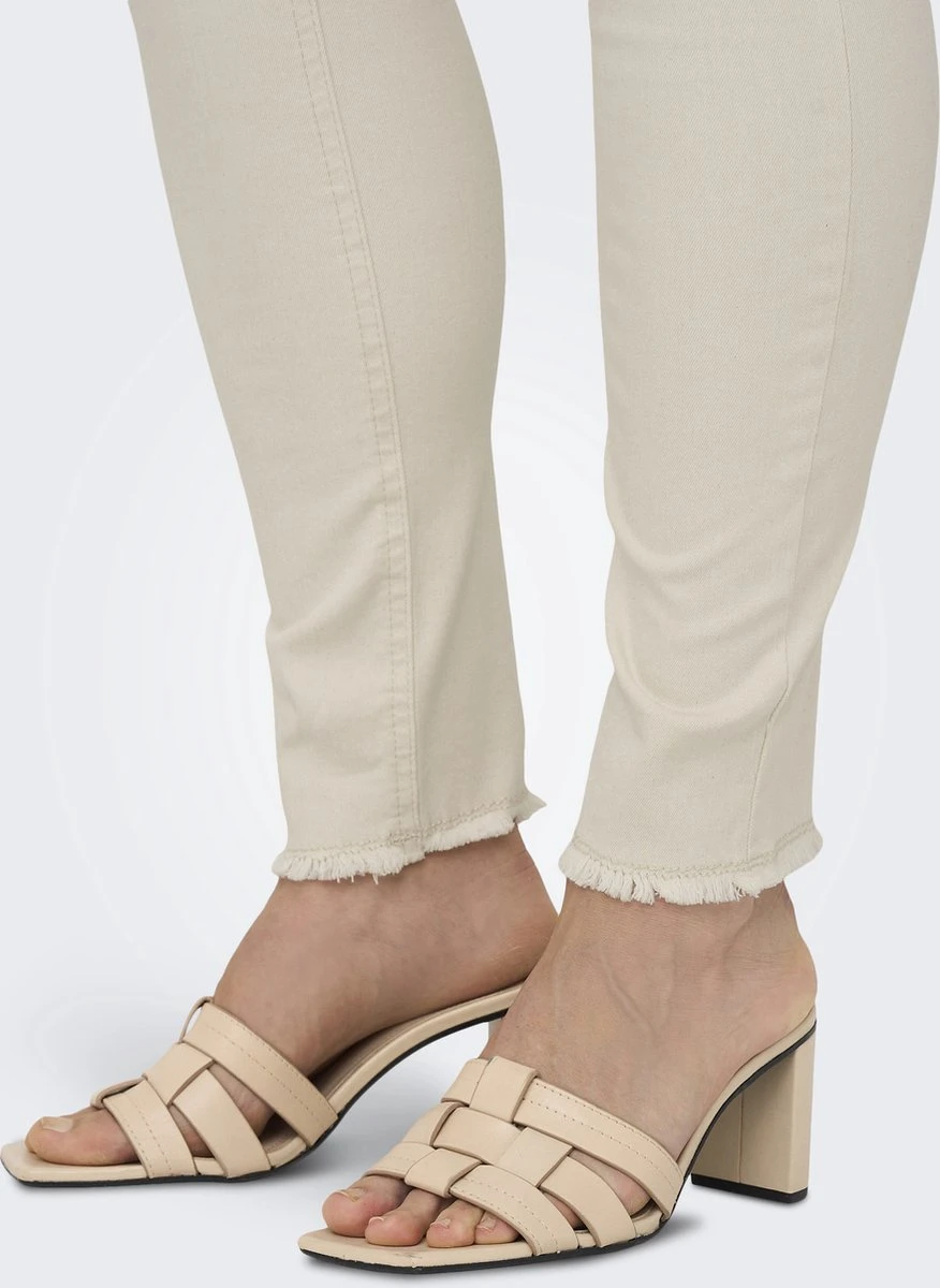 ONLY CARMAKOMA CARWILLY REG ANK RAW SK DNM DOT019 NOOS Dames Jeans - Maat 42 X L34 8 ONLY CARMAKOMA CARWILLY REG ANK RAW SK DNM DOT019 NOOS Dames Jeans - Maat 42 X L34 - Afbeelding 6