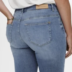 ONLY CARMAKOMA CARWILLY REG SK ANK DNM REA1467 NOOS Dames Jeans - Maat 46 X L34 -Pantalonix Verkoopwinkel 900x1200 52