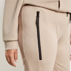 SAMOON Dames Joggingbroek Met Ritszakken Light Tannin Brown-44 -Pantalonix Verkoopwinkel 923x1200 214