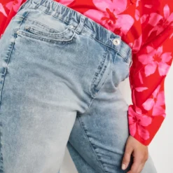 SAMOON Dames 3/4-jeans Lotta Bleached Blue Denim-54 10 SAMOON Dames 3/4-jeans Lotta Bleached Blue Denim-54 -Pantalonix Verkoopwinkel 923x1200 310